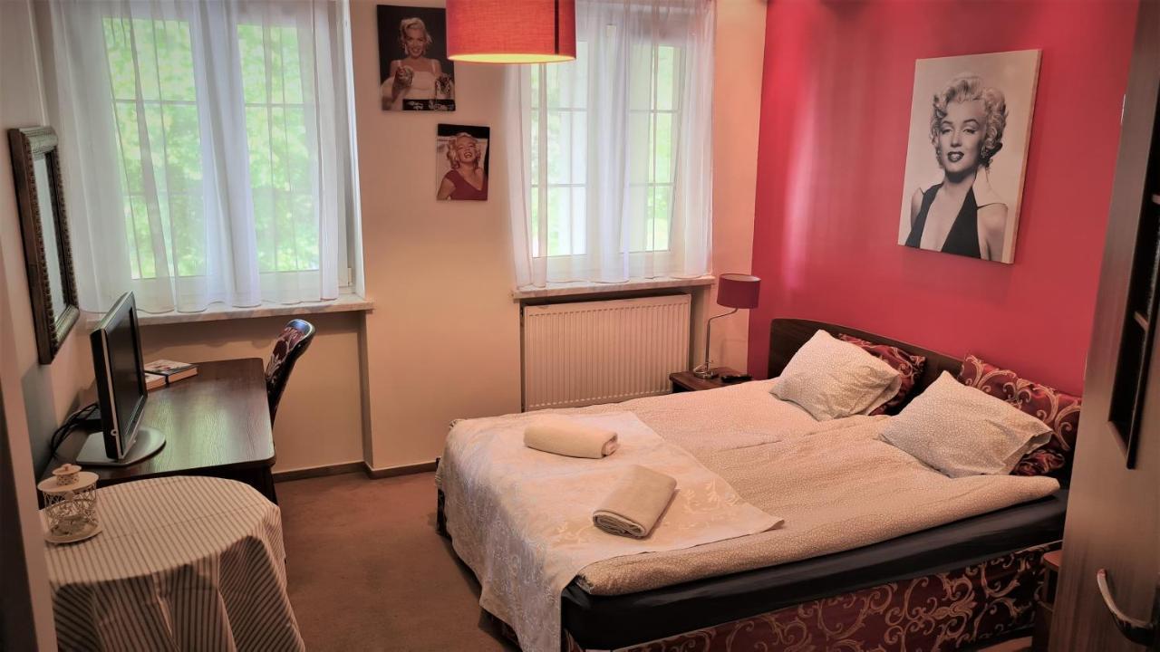 Pokoje Goscinne W Starym Kinie Stolpmünde Exterior foto