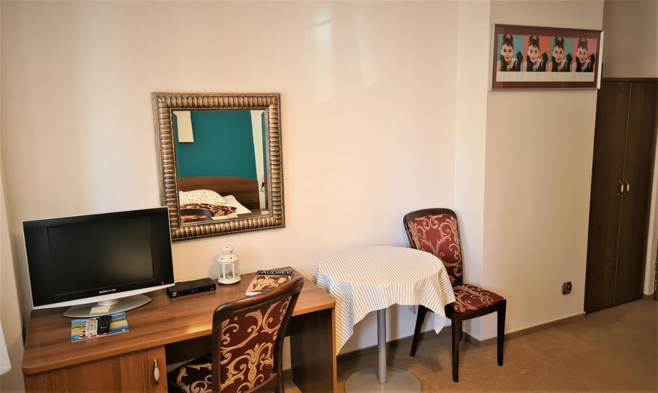 Pokoje Goscinne W Starym Kinie Stolpmünde Exterior foto