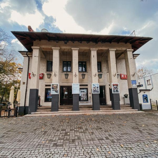 Pokoje Goscinne W Starym Kinie Stolpmünde Exterior foto